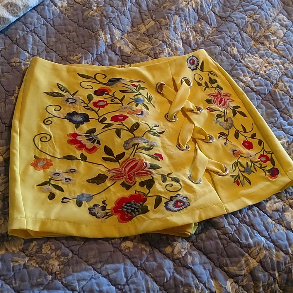 Lulumari skort
